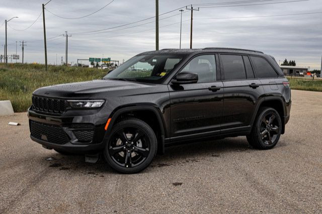 2025 Jeep Grand Cherokee Altitude in Cars & Trucks in Strathcona County