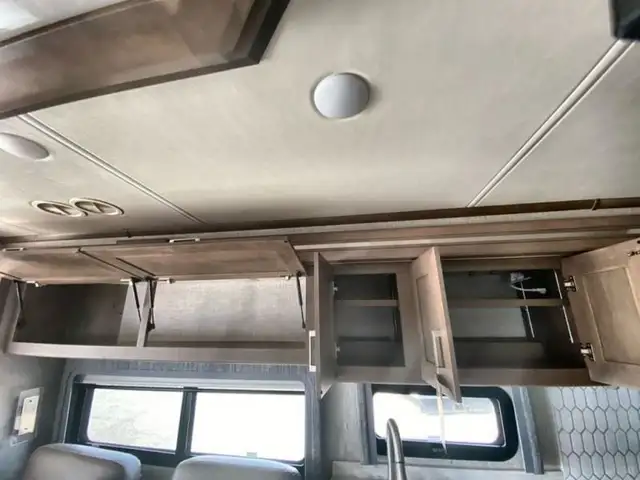 2023 Thor Motor Coach Aria 3401 in RVs & Motorhomes in Abbotsford - Image 18