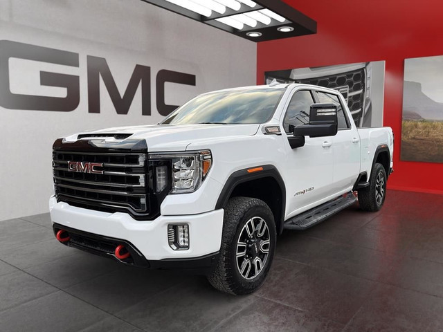 2023 GMC Sierra 2500 AT4 CREW CAB 4WD | marchepieds | in Cars & Trucks in Saint-Hyacinthe