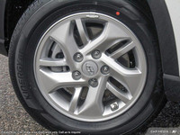 This Hyundai Venue has a strong Regular Unleaded I-4 1.6 L/98 engine powering this Variable transmis... (image 7)
