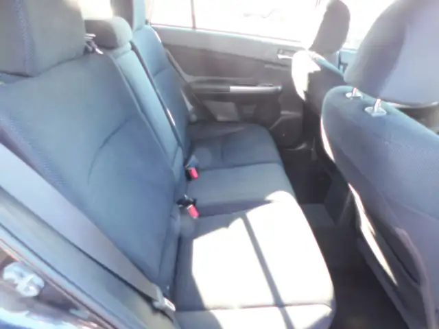 Subaru Impreza Premium 2016 in Cars & Trucks in City of Montréal - Image 21