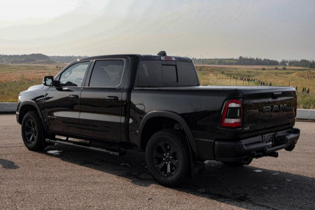 2022 Ram 1500 REBEL CREWCAB 4X4 LEATHER LOW PRICE in Cars & Trucks in Strathcona County - Image 2