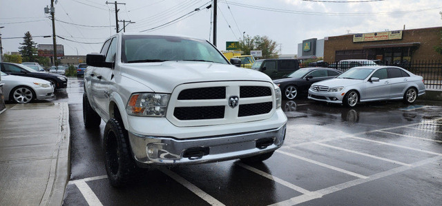 2018 Ram 1500 4x4 Crew Cab 6'4" Box in Cars & Trucks in Calgary