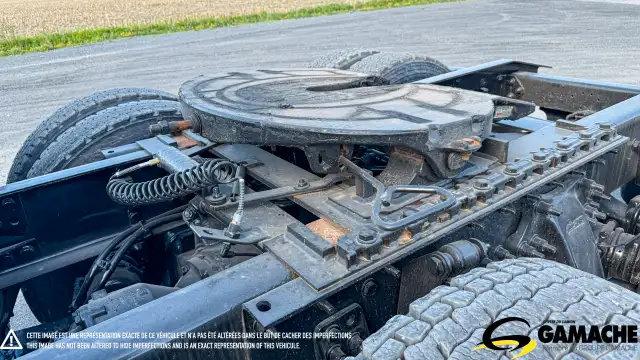 2016 FREIGHTLINER CASCADIA CA125DC DAY CAB in Heavy Trucks in Chilliwack - Image 12