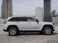 Crowfoot Hyundai, AMVIC Licensed Dealer Why This Is The GRAND CHEROKEE For YOU: 4-Wheel-Drive 3.6L P... (image 6)