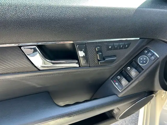 2010 Mercedes-Benz C-Class C63 / RWD / AMG / Sunroof / Heated Le in Cars & Trucks in Calgary - Image 19