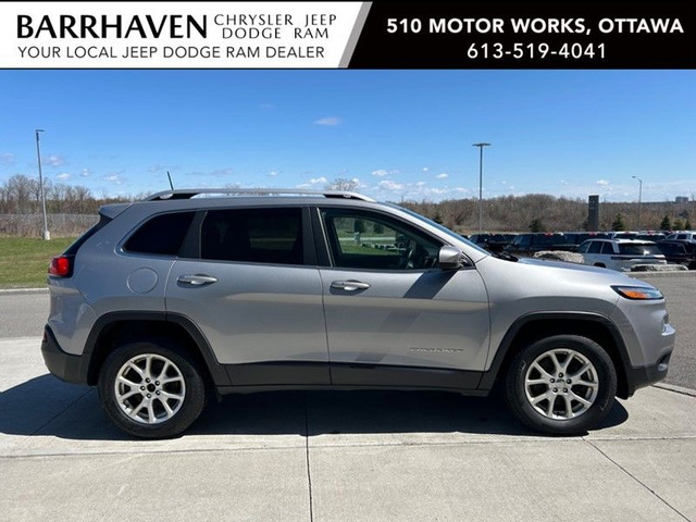 2016 Jeep Cherokee 4X4 North | Nav | Cold Weather Group in Cars & Trucks in Ottawa - Image 4