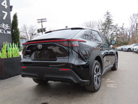 15,000KMS O N L Y - 100% CANADIAN VEHICLE Visit Our Website @ EliteLuxuryMotors.ca Please note that... (image 9)