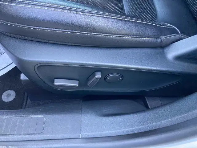 2021 Ford Escape Titanium in Cars & Trucks in Hamilton - Image 14