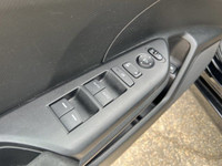 Recent Arrival! Cloth, 8 Speakers, Air Conditioning, AM/FM radio, Apple CarPlay/Android Auto, Automa... (image 5)
