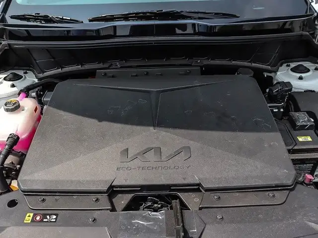 2024 Kia Niro EV Wave Demo | Sunroof | Push Start | Carplay | GP in Cars & Trucks in Oakville / Halton Region - Image 17