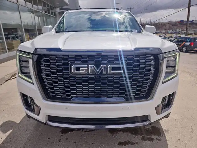 2024 GMC Yukon XL Denali Ultimate | 6.2L V8 | PANO ROOF | in Cars & Trucks in Calgary - Image 10