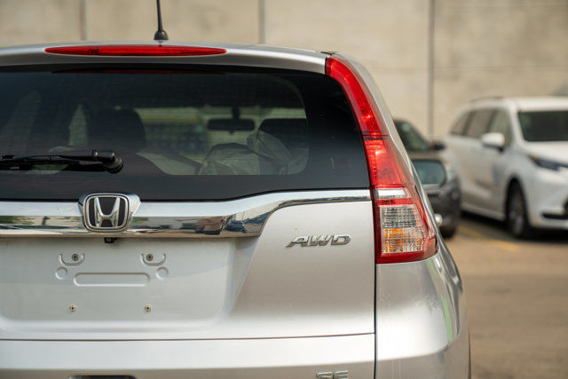2016 Honda CR-V SE in Cars & Trucks in Edmonton - Image 4