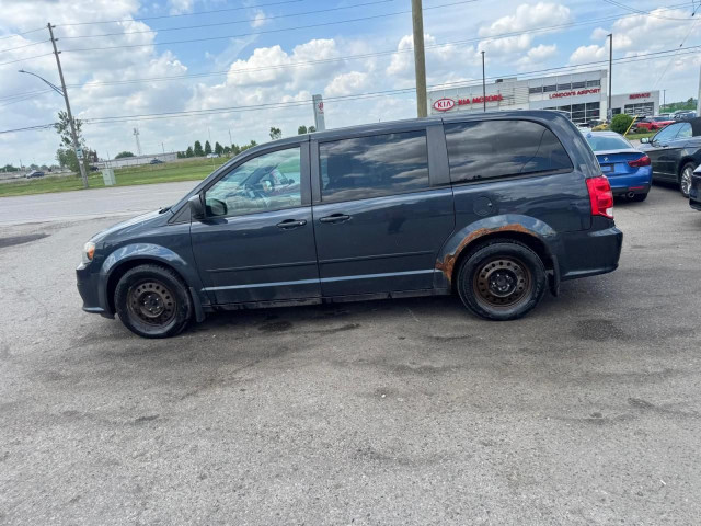 2014 Dodge Grand Caravan AS IS, SXT, POWER STEERING LEAK, RUNS A in Cars & Trucks in London - Image 2