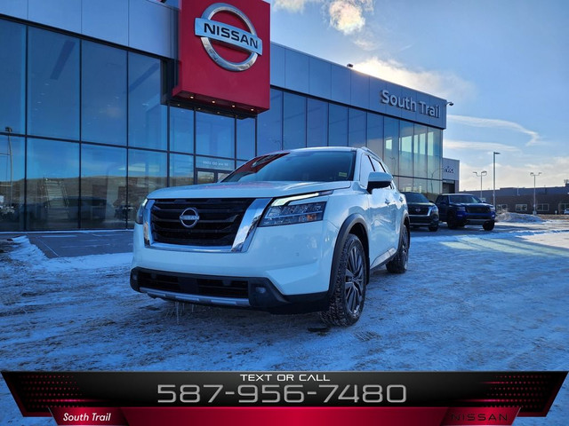  2022 Nissan Pathfinder SL Premium 4WD *ACCIDENT FREE CARFAX* LO in Cars & Trucks in Calgary