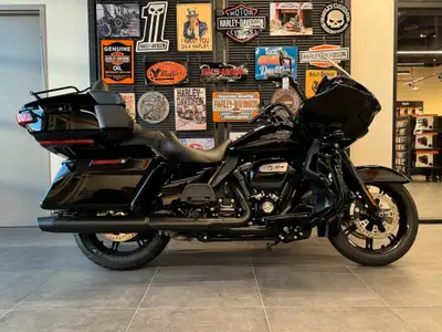With incredible comfort and impressive style, the Harley-Davidson Road Glide Limited is a long-haul...
