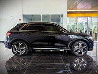Comes equipped with: Power Trunk, Power Mirrors, Sunroof , Load Bearing Exterior Rack, Shark fin ant... (image 4)