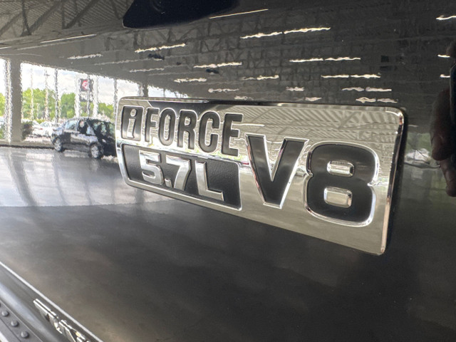 2021 Toyota Tundra SR5 V8 5.7L 4X4 NOIR SUPERCREW MAGS SIÈGE ÉLE in Cars & Trucks in Saint-Jean-sur-Richelieu - Image 4