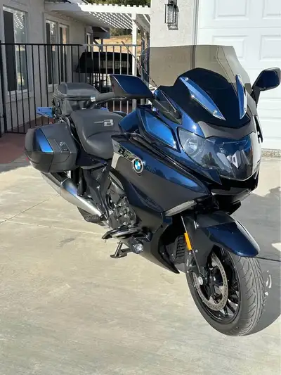APPLY NOW: https://www.ridecollective.ca/get-pre-approved The 2019 BMW K 1600 GT is a luxury sport-t...