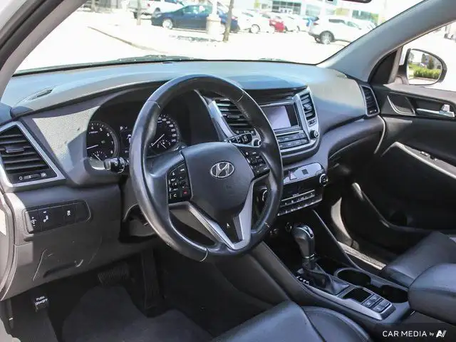 2017 Hyundai Tucson SE | Bluetooth | Heated Seats | AWD | XM dans Autos et camions dans London - Image 17