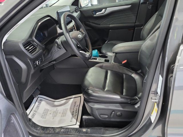 2024 Ford Escape Platinum AWD | Vista Roof | Class II Tow Pkg in Cars & Trucks in Guelph - Image 3