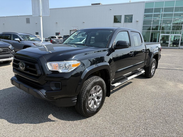 Toyota Tacoma SR5 2021 - MARCHEPIEDS, COUVRE-CAISSE - in Cars & Trucks in Québec City