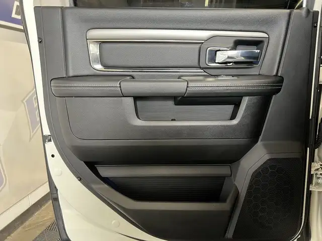 2018 Ram 2500 LARAMIE 6.7 DSL 4X4 | LIFT | FUEL RIMS | LOW KMS! dans Autos et camions dans Lloydminster - Image 31