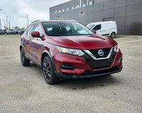 This Nissan Qashqai boasts a Regular Unleaded I-4 2.0 L/122 engine powering this Variable transmissi... (image 6)