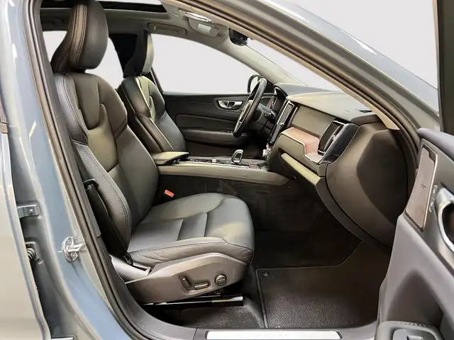 2024 Volvo XC60 B5 PLUS DARK CUIR TOIT PANO NAV 4RM in Cars & Trucks in Laval / North Shore - Image 9