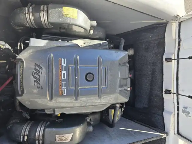 2007 Tige Boats 20V Surf Boat FINANCING AVAILABLE in Powerboats & Motorboats in Saskatoon - Image 24