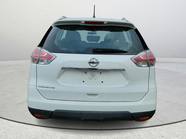 2016 Nissan Rogue S | FWD | Low KMS | Clean Title in Cars & Trucks in Ottawa - Image 4