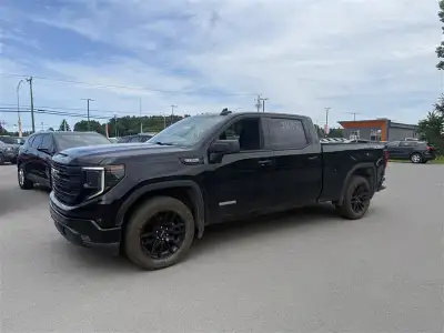 À voir! / Come see it! TRÈS BIEN ÉQUIPÉ / VERY WELL EQUIPPED. Version Elevation Crew 4x4 avec Moteur...