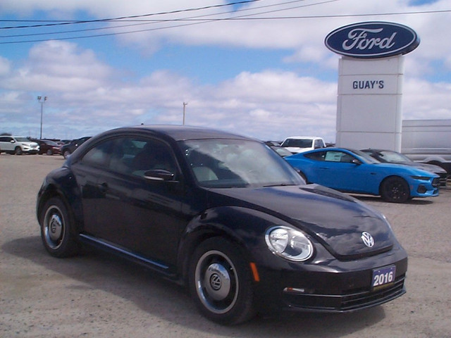 2016 Volkswagen Beetle Classic - Black in Cars & Trucks in Timmins - Image 2