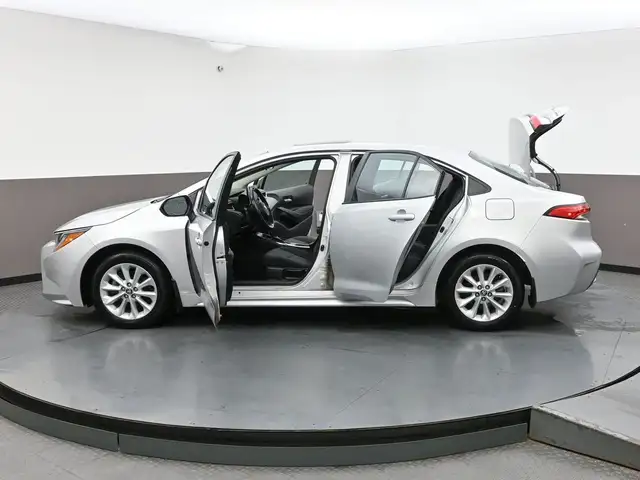 2020 Toyota Corolla LE UPGRADE SUNROOF, HEATED STEERING, HEATED  in Cars & Trucks in City of Halifax - Image 46