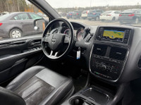 2019 DODGE GRAND CARAVAN SXT 35TH ANNIVERSARY EDITION LOADED NAVIGATION DUAL REAR DVD PLAYER LEATHER... (image 6)
