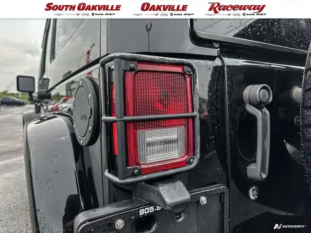 2017 Jeep Wrangler UNLIMITED SAHARA | HEATED SEATS | 1 OWNER | in Cars & Trucks in Oakville / Halton Region - Image 9