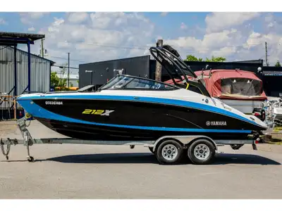 US-YAMC0388C222 Le bateau Yamaha 212X, un modèle usagé qui offre des performances exceptionnelles su...
