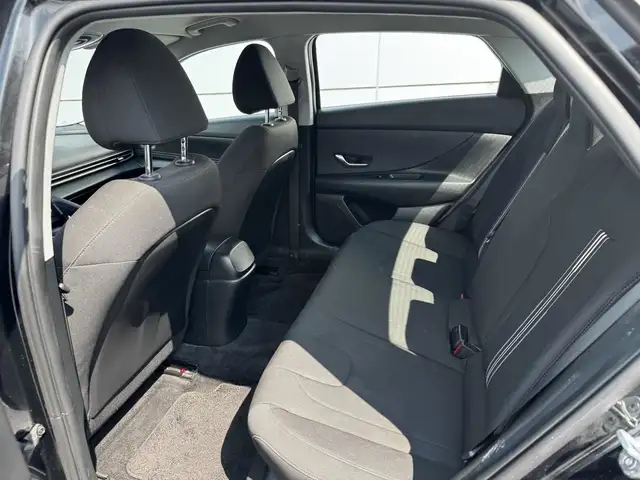 Hyundai Elantra Preferred Sièges & Volant Chauffant Carplay Mags in Cars & Trucks in Trois-Rivières - Image 10