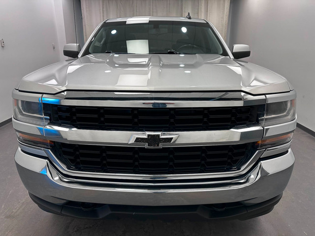 2018 Chevrolet Silverado 1500 LT Silverado 1500 LT Crew 4x4 in Cars & Trucks in Lethbridge - Image 2