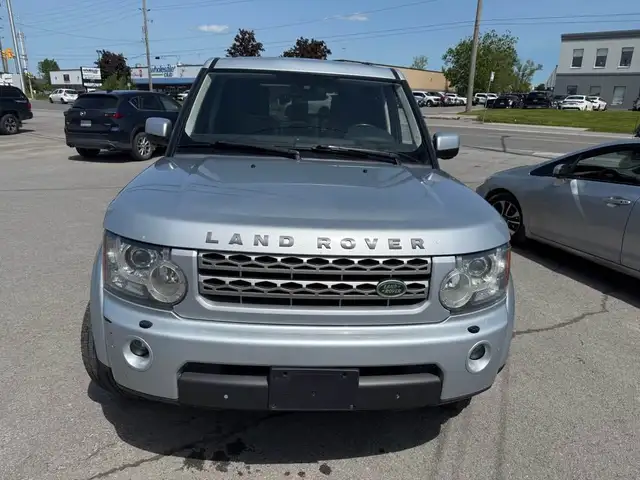 2011 Land Rover LR4 FULLY LOADED WITH NAVIGATION / BACK UP CAMER in Cars & Trucks in Ottawa - Image 3