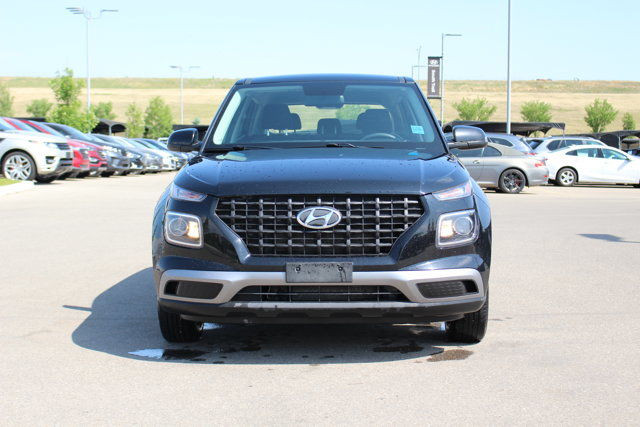 2021 Hyundai Venue Essential in Cars & Trucks in Calgary - Image 4