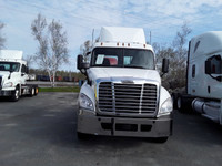 Ryder Stock ID: 684774 Transmission Type/Speed: Auto 13 Engine: DIESEL DD15 GHG'17 475/1650 Horse Po... (image 1)