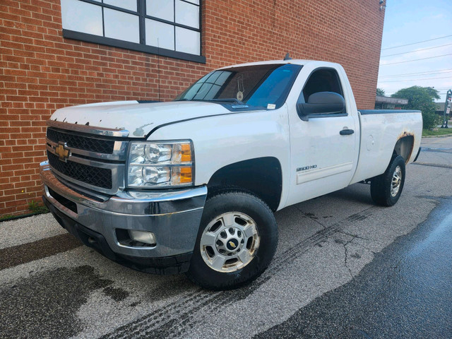 2011 Chevrolet Silverado 2500HD 2WD Reg Cab 133.7" LT in Cars & Trucks in Oakville / Halton Region - Image 2