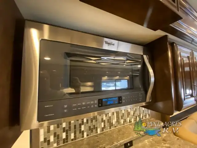 2018 Thor Motor Coach Tuscany 45AT only 029,124 Miles in RVs & Motorhomes in Moncton - Image 34