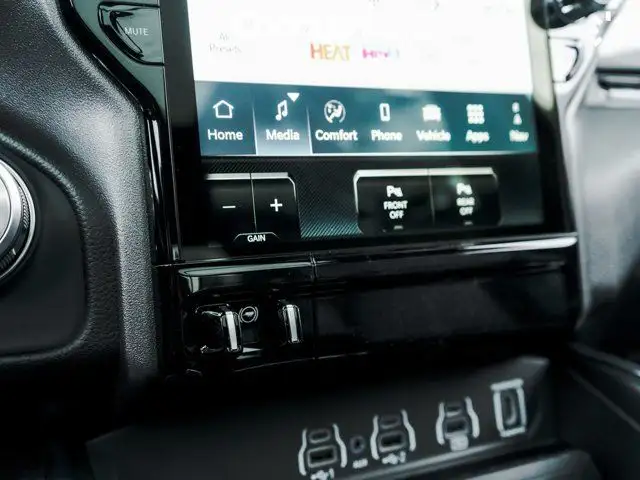 2025 Ram 1500 Laramie 6'4 Box Technology Group Sport Appearance in Cars & Trucks in City of Toronto - Image 28