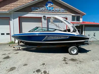 Mirabel : 450-565-1111 Granby : 450-777- 1101 Longeur / Length : 21' Largeur / Beam : 102'' Moteur /...