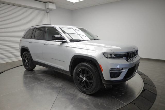 2023 Jeep Grand Cherokee Limited in Cars & Trucks in Calgary