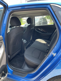 This ONE OWNER 2018 Hyundai Elantra GT GLS is a stylish and reliable hatchback that's perfect for yo... (image 7)
