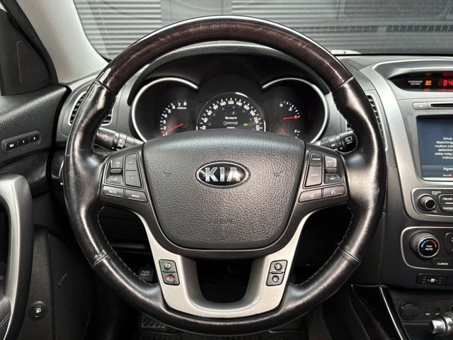 2015 Kia SORENTO 3.3L SX V6 AT in Cars & Trucks in Edmonton - Image 2