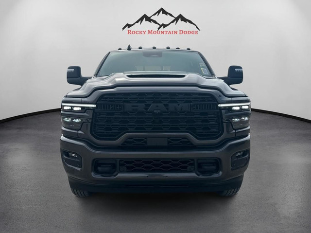 2025 RAM 3500 LIMITED MEGACAB DIESEL DUALLY dans Autos et camions  à Red Deer - Image 3
